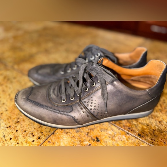 Magnanni 'Cristian' Grey Leather Sneakers  9 - Picture 1 of 8
